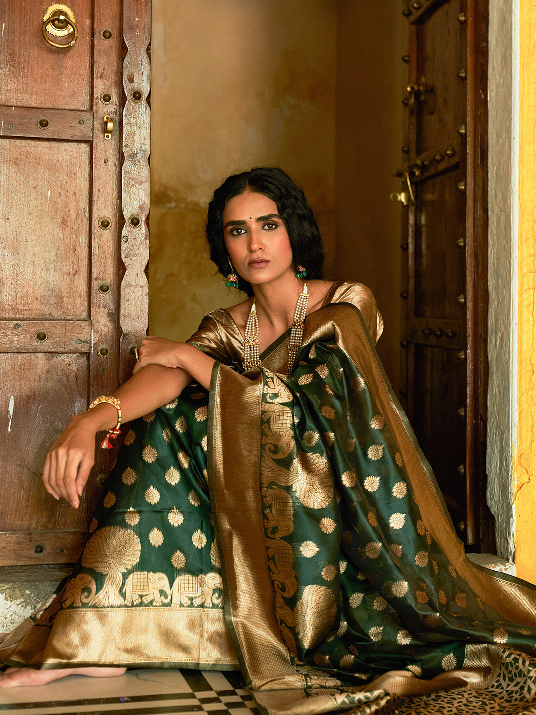 Dark Green Organza Woven Ethnic Motifs Saree with Unstitched Blouse Piece