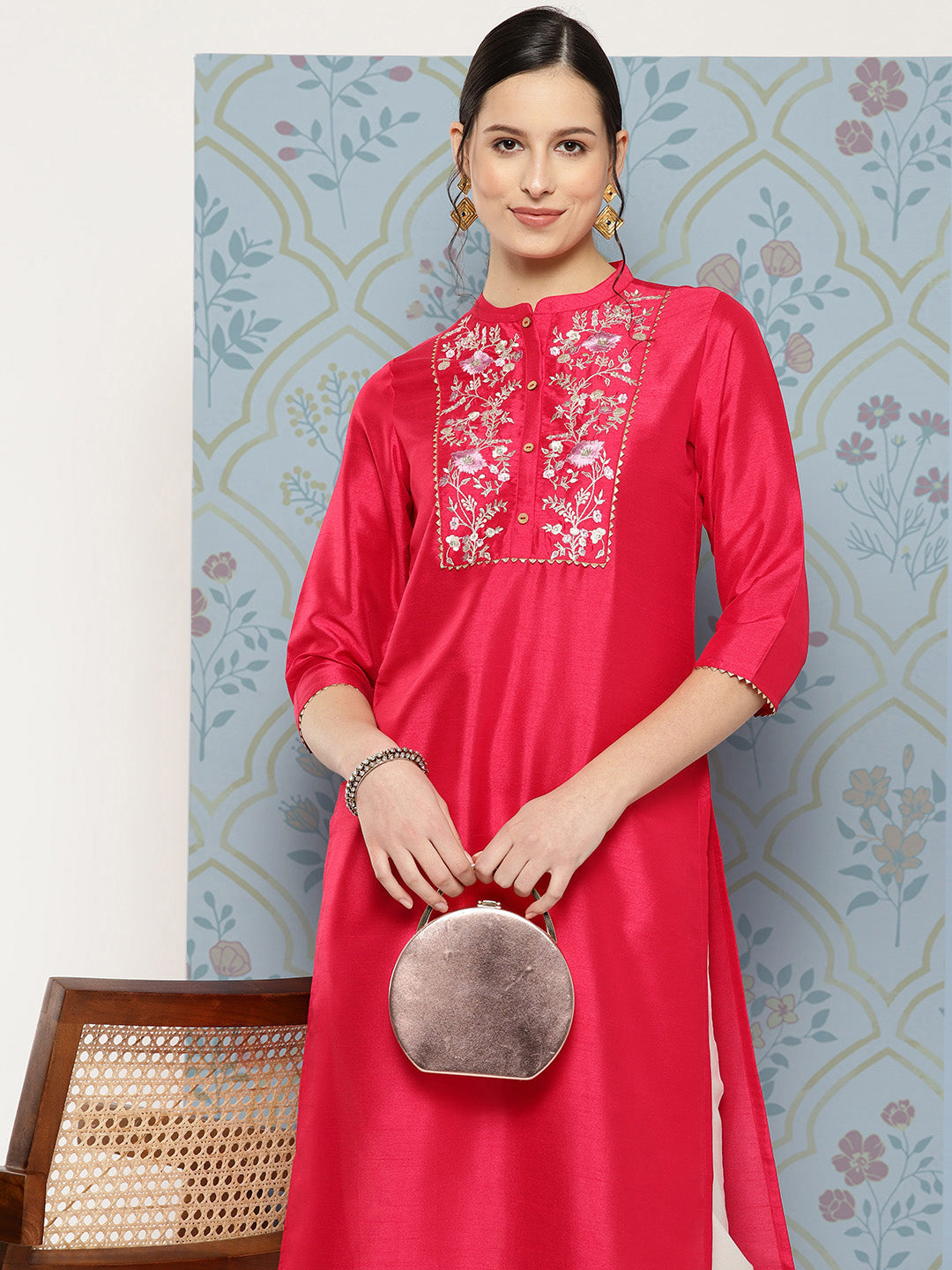 Pink Crepe Silk Yoke Embroidered Straight Kurta