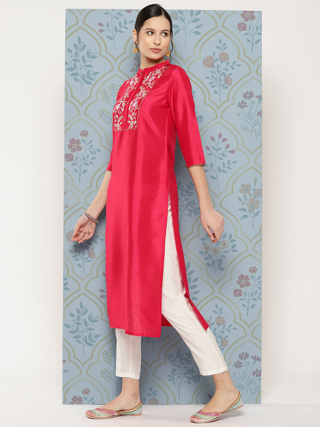 Pink Crepe Silk Yoke Embroidered Straight Kurta