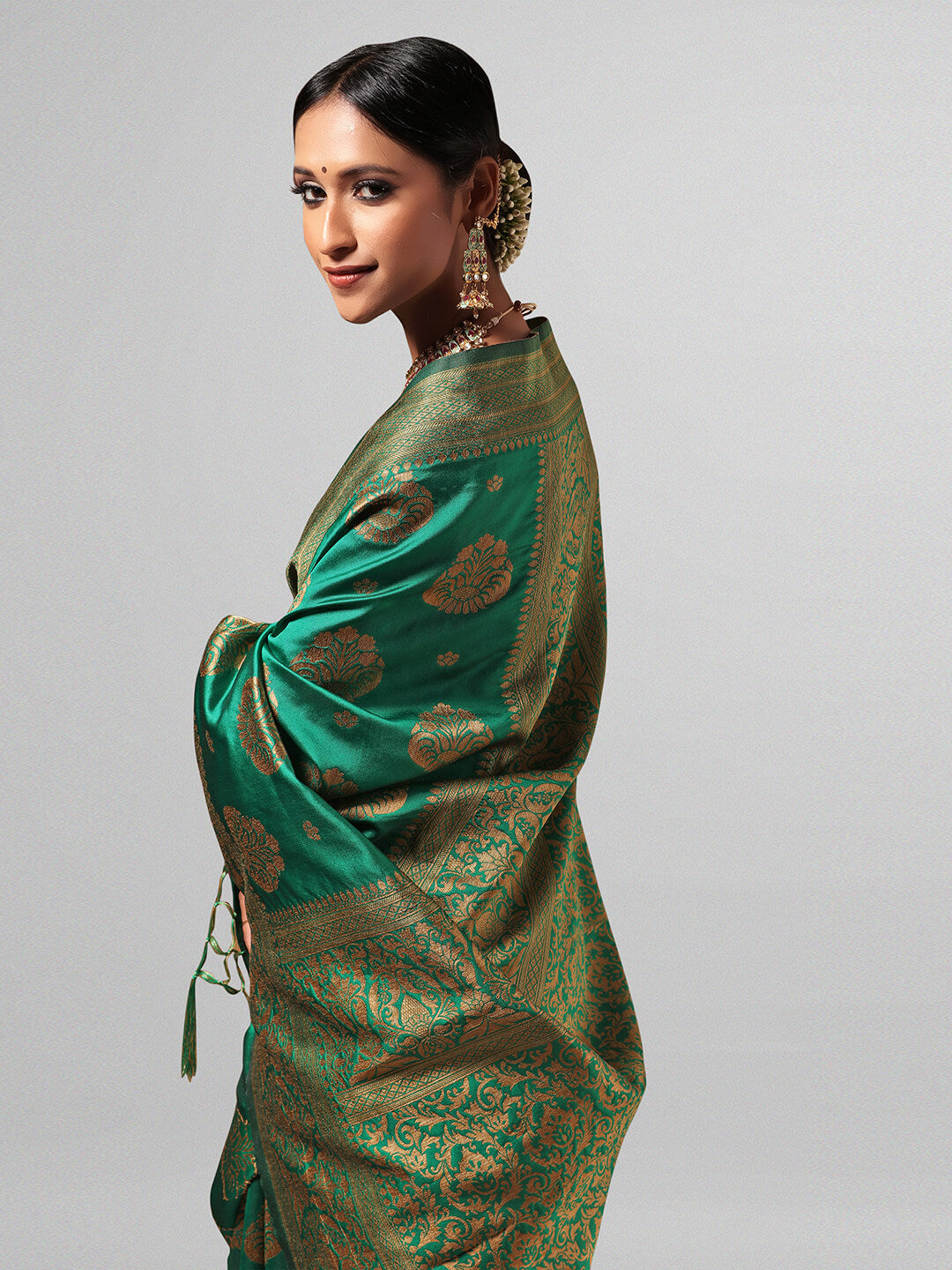 Janasya Women's Green Silk Blend Woven Design  Saree with Blouse Piece