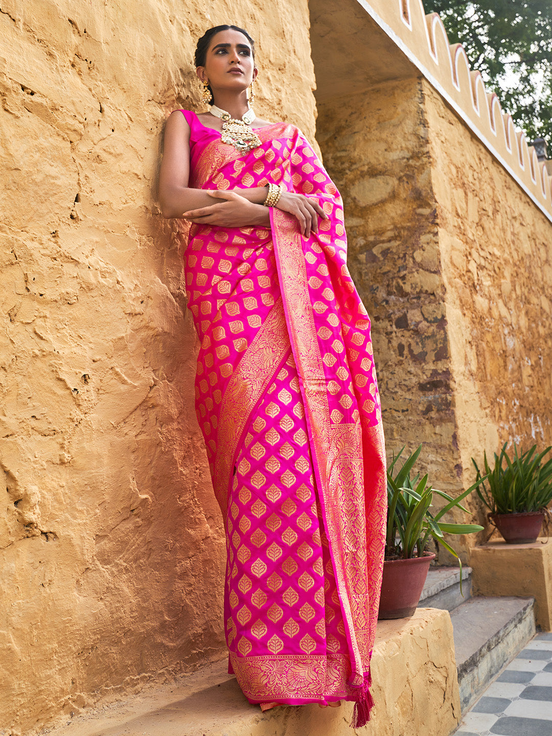 Rani Pink Banarasi Silk Ethnic Motifs Saree with Unstitched Blouse Piece