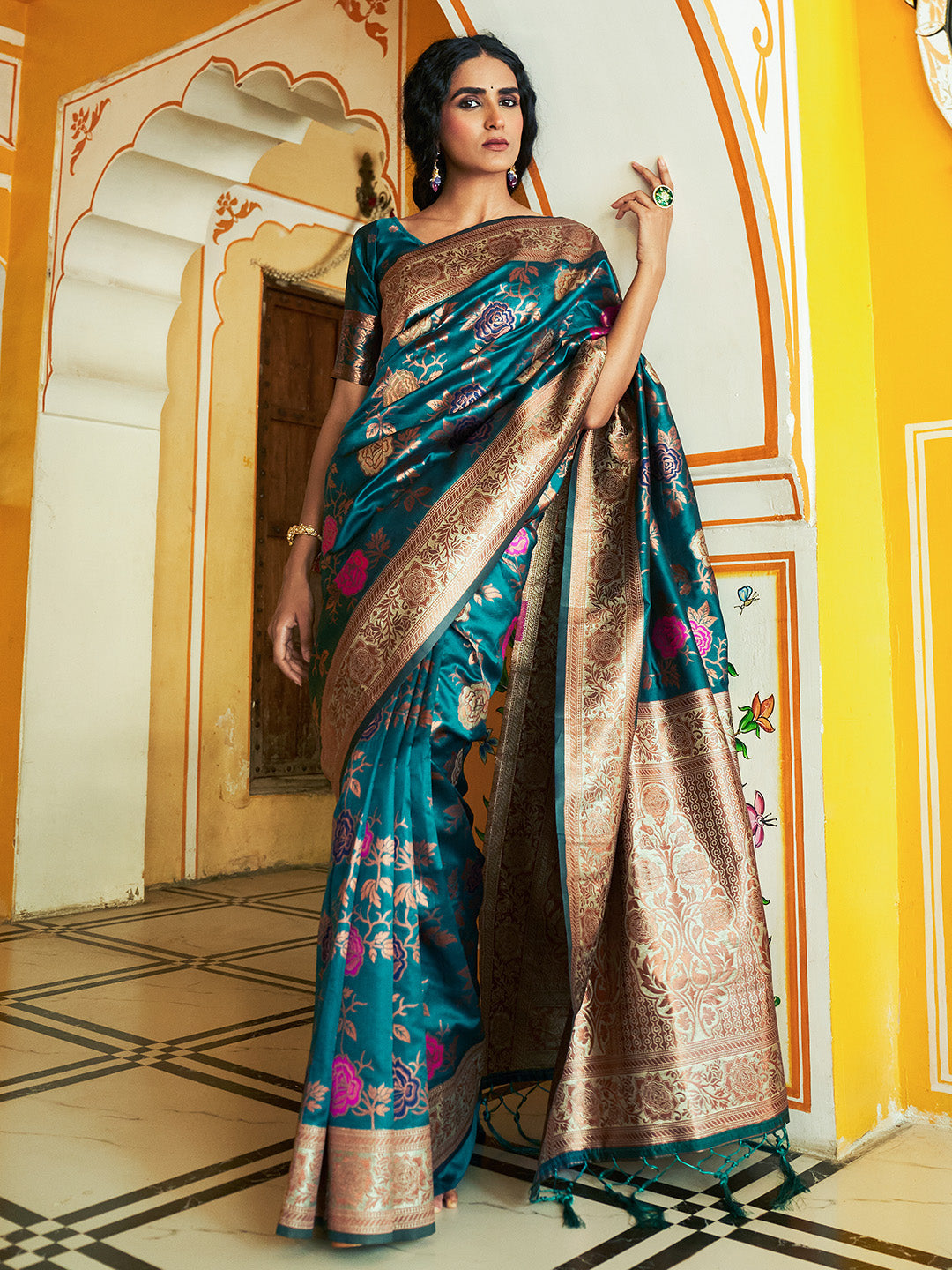 Dark Green Banarasi Silk Floral Saree with Unstitched Blouse Piece