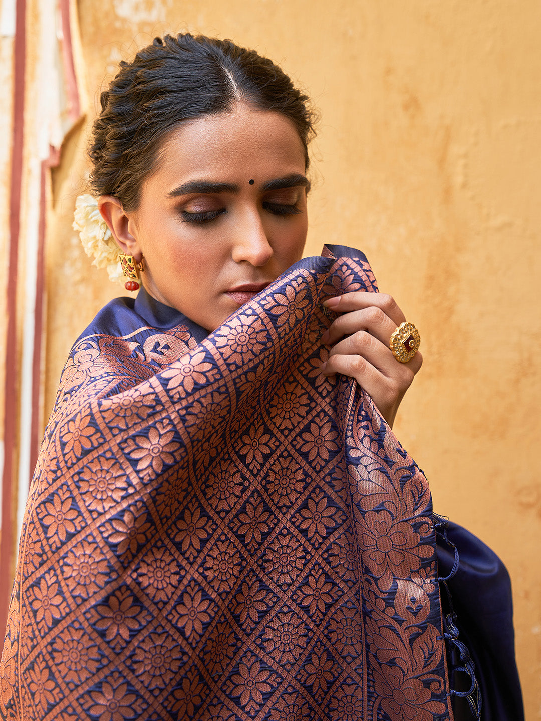 Navy Blue Kanjeevaram Silk Geometric Design Saree with Unstitched Blouse Piece
