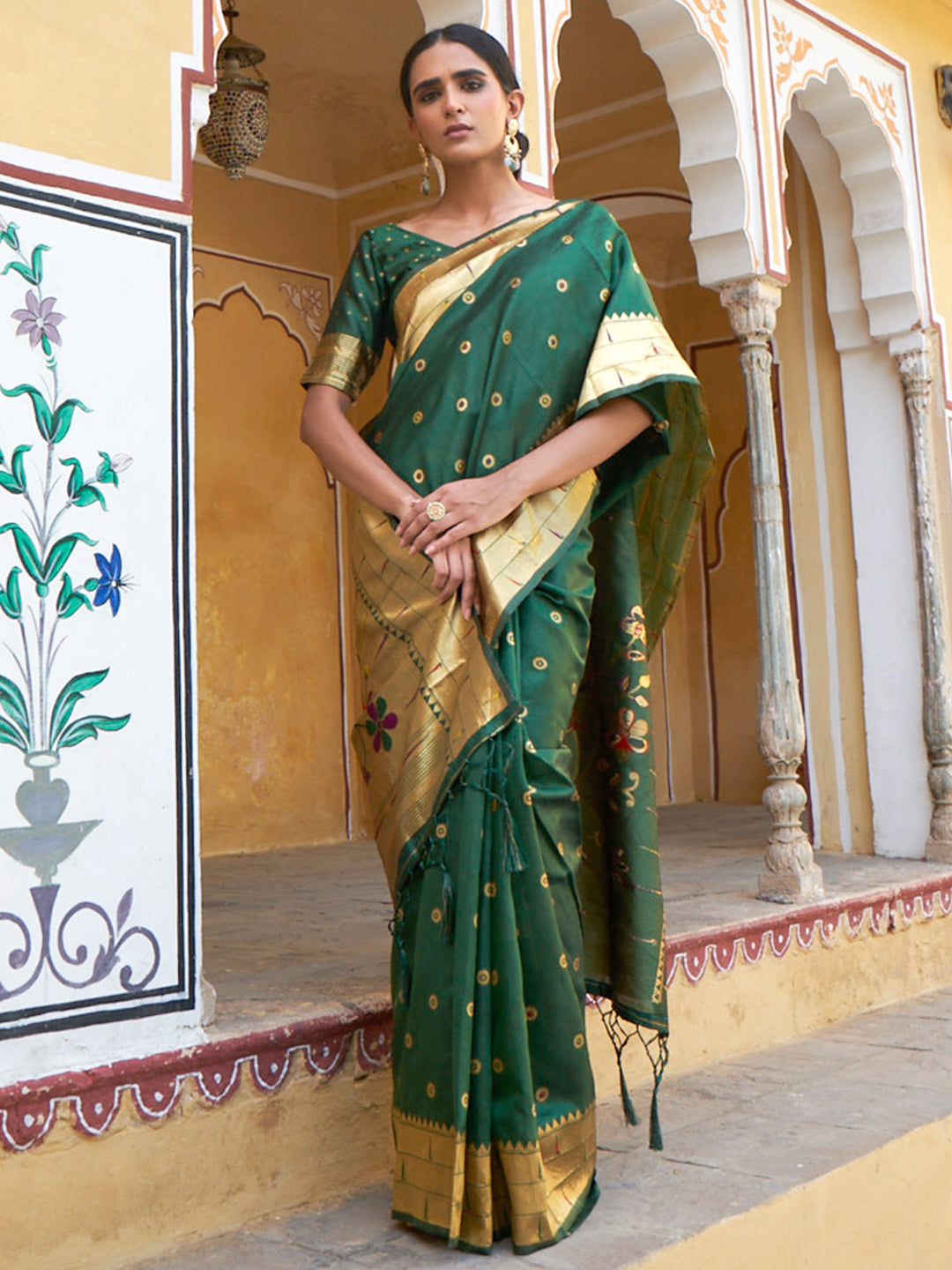 Green Paithani Silk Ethnic Motifs Saree with Unstitched Blouse Piece