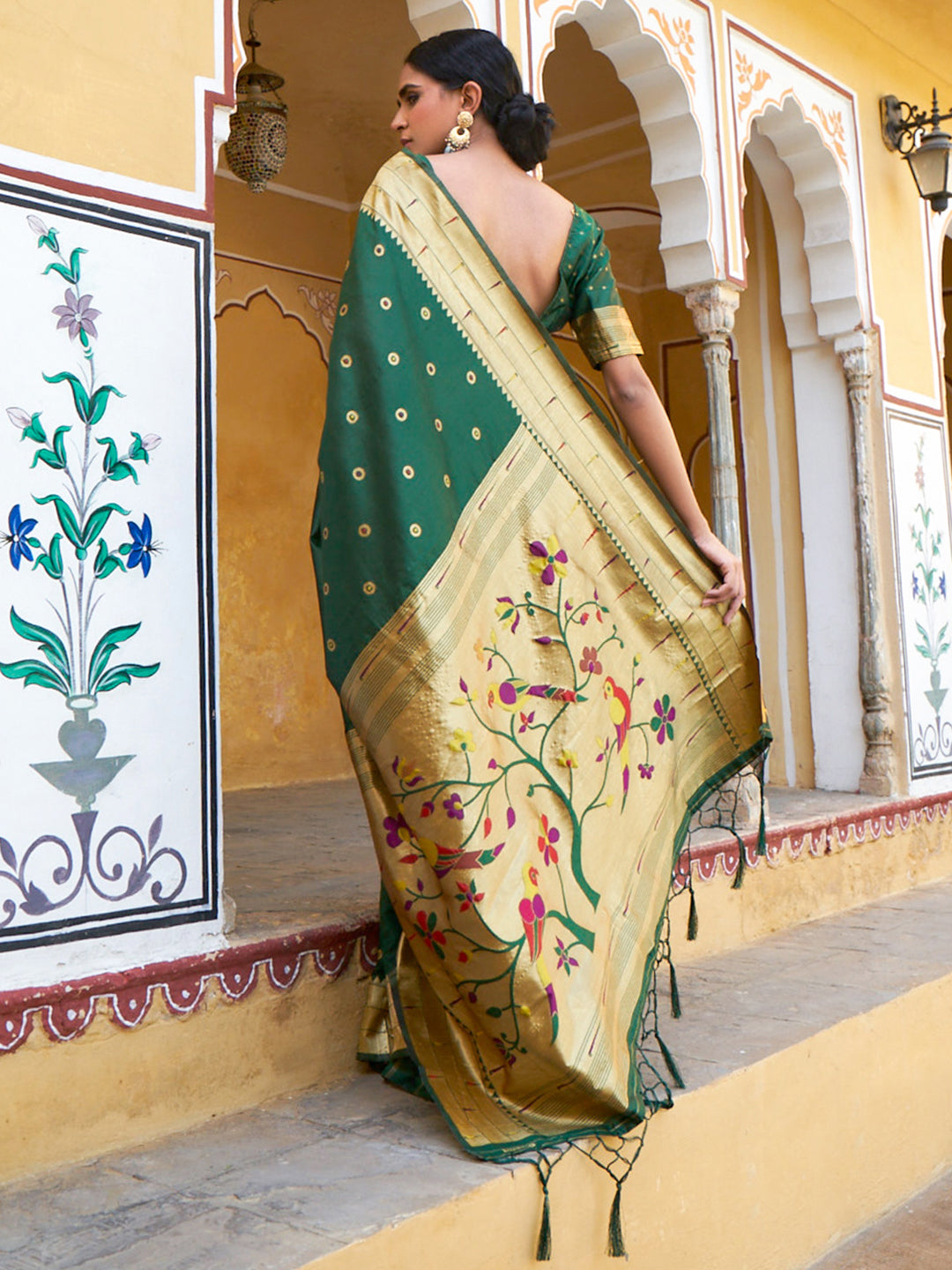 Green Paithani Silk Ethnic Motifs Saree with Unstitched Blouse Piece