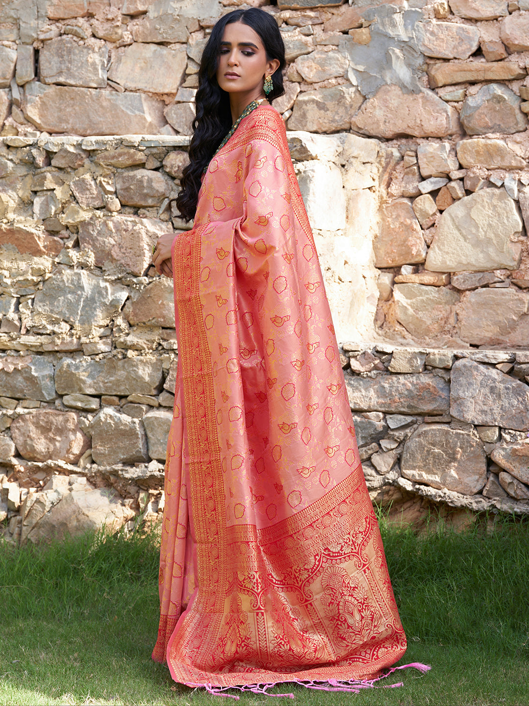Peach Banarasi Silk Woven Dual Tone Floral Design Saree with Unstitched Blouse Piece