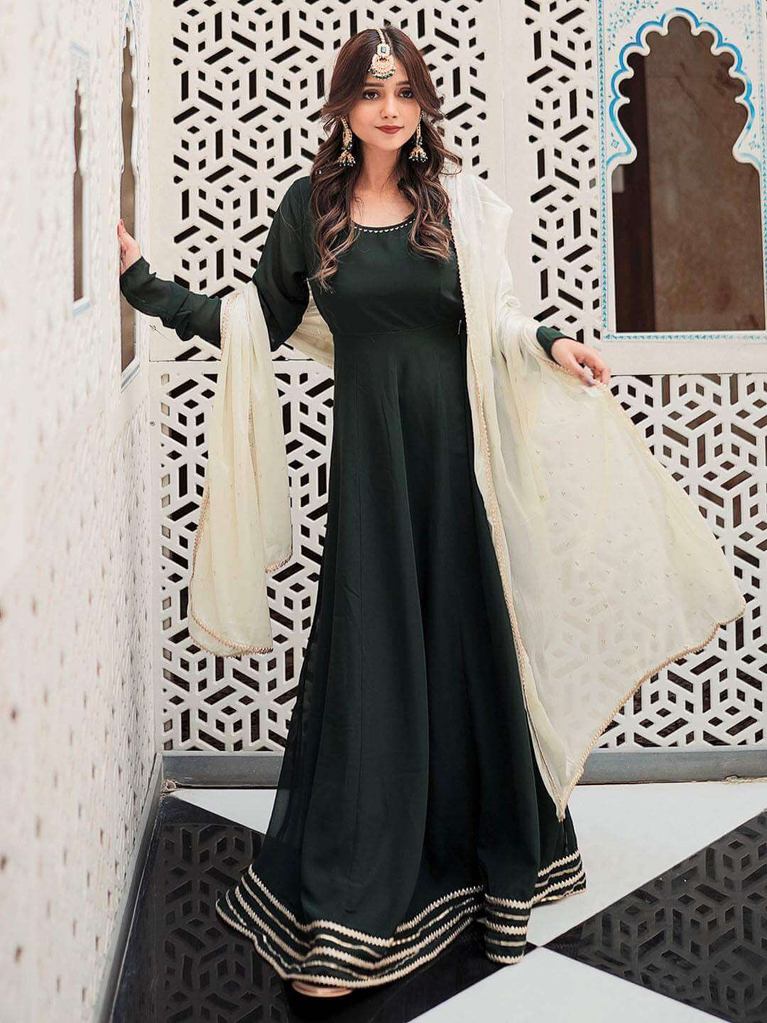 Women's Bottle Green Georgette Solid Kurta with Dupatta