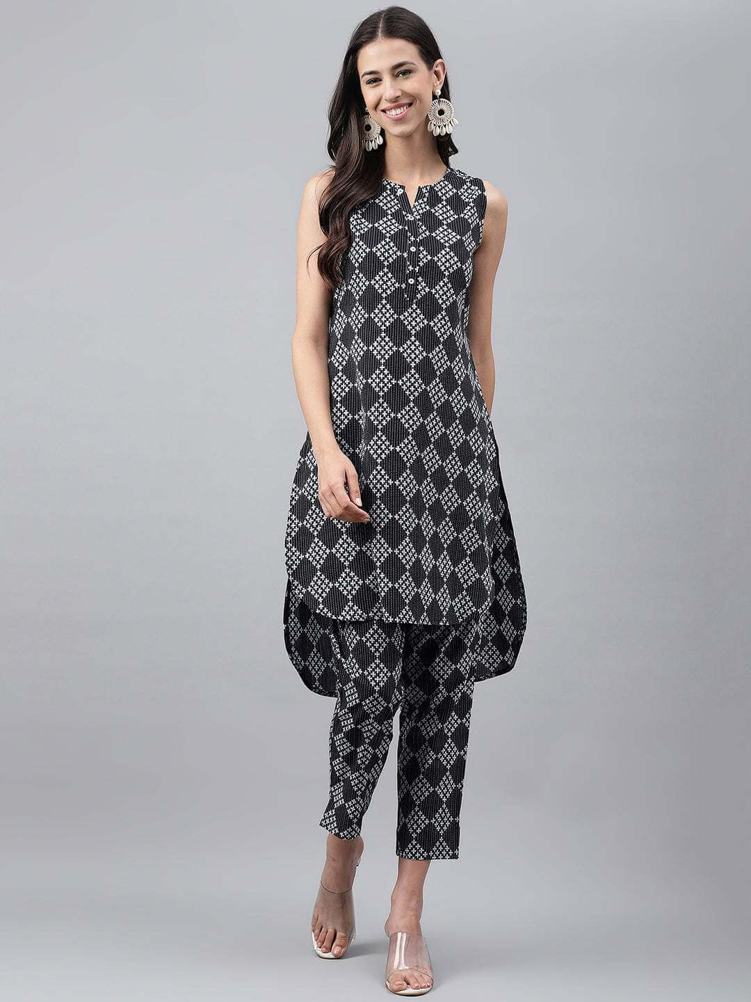 Black Cotton Ethnic Motifs Kurta with Pant