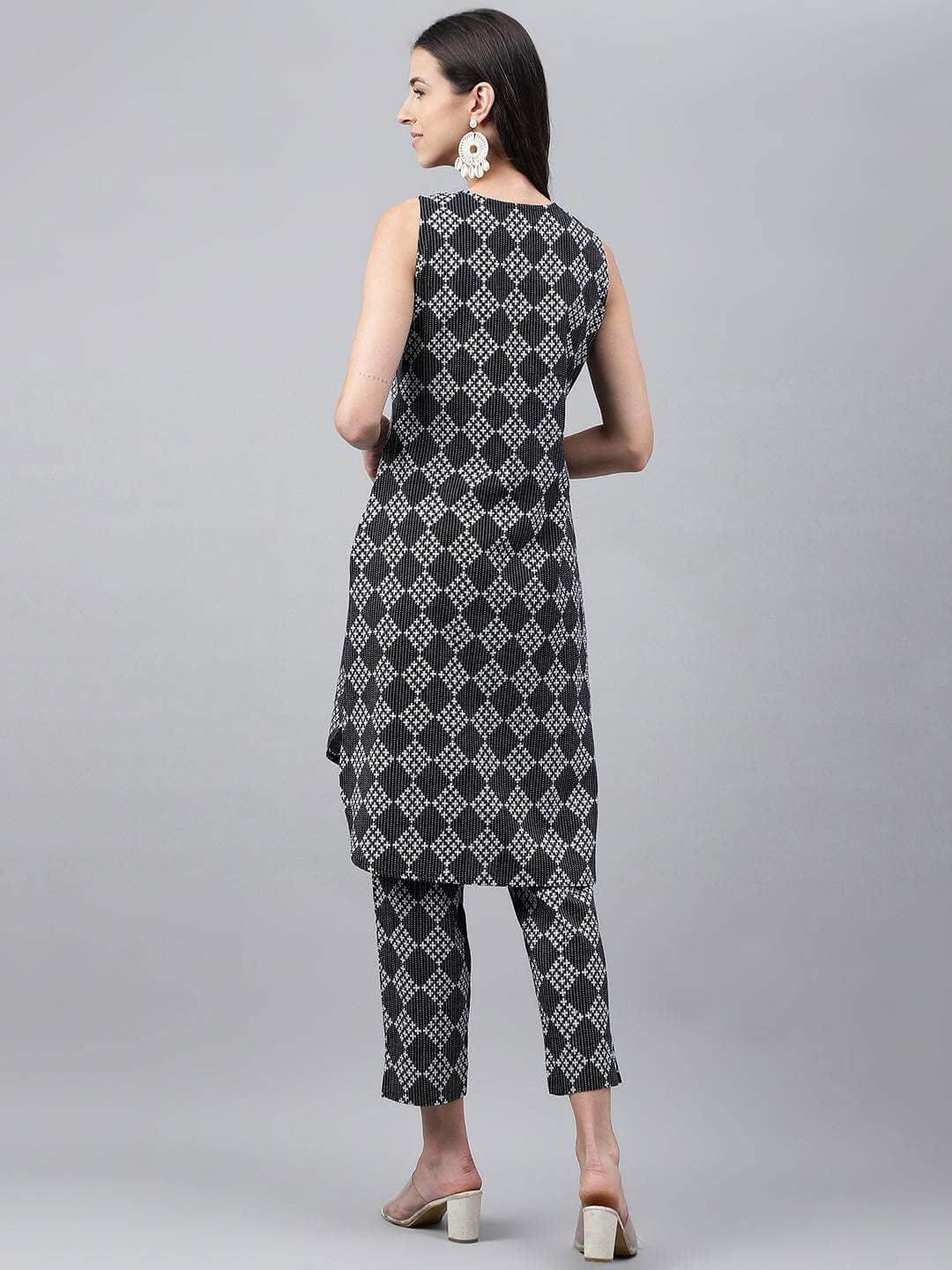 Black Cotton Ethnic Motifs Kurta with Pant